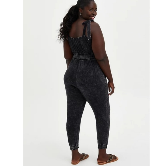 🆕️ Torrid Black Wash Jumpsuit Size 2 X - Picture 2 of 6